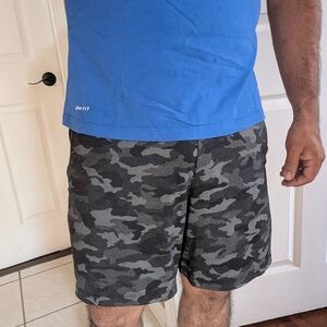 lululemon athletica Men's Camo Pacebreaker Shorts - Black Gray